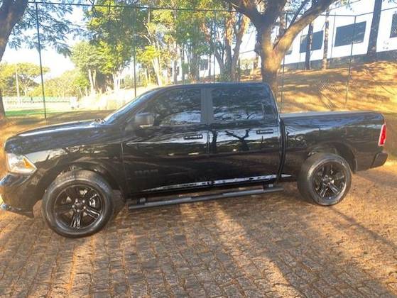 RAM CLASSIC 5.7 V8 GASOLINA LARAMIE NIGHT EDITION CD 4X4 AUTOMÁTICO